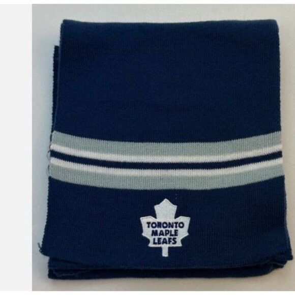 CCM Hockey Toronto Maple Leaves Gift Set Hat Gloves Scarf NHL Beanie New - Picture 13 of 16